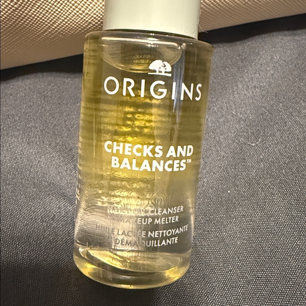 Assorted Skincare and Haircare Travel Set - Picture 5 of 11